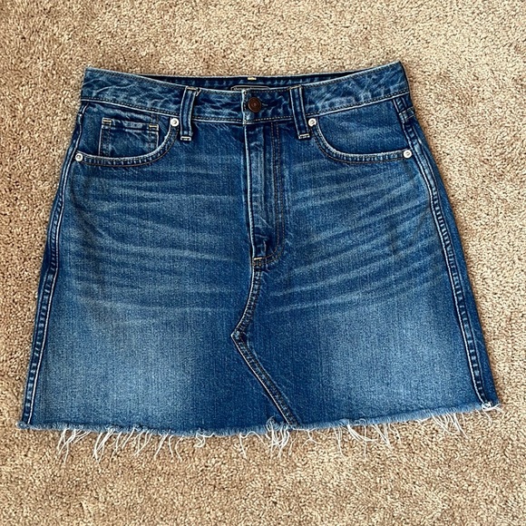 Abercrombie & Fitch Dresses & Skirts - Abercrombie & Fitch Raw Hem Denim Skirt
